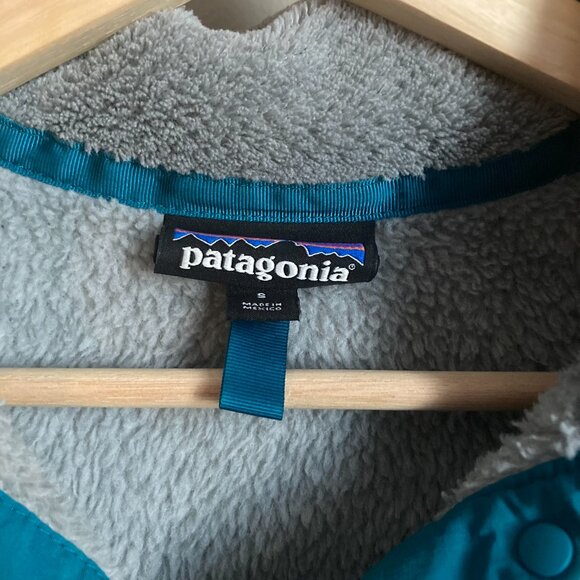 Grey Patagonia Pullover with Turquoise Trim - Picture 5 of 7